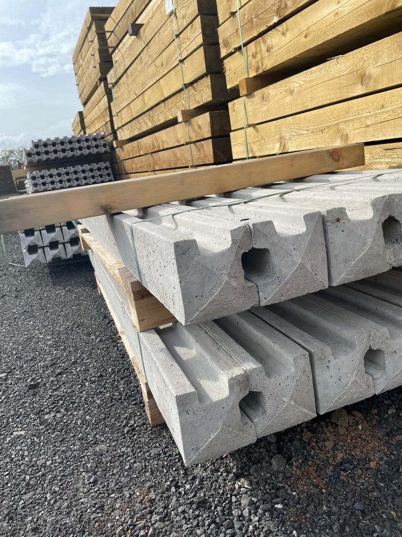 6ft Concrete corner post 1830mm x 130 x123 -- 42.3kg each slot size 55mm -50mm